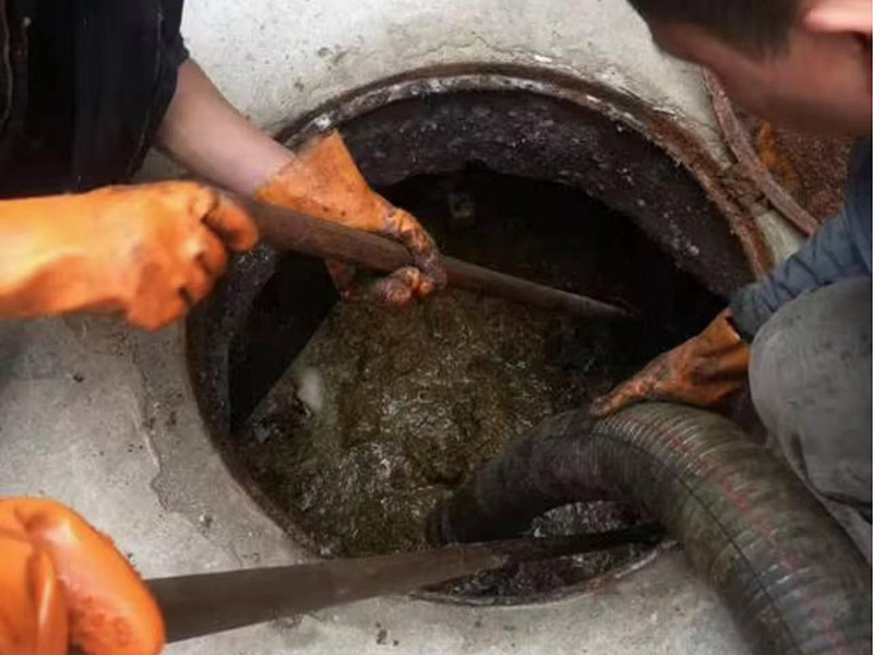 盐池清理化粪池时如何避免沼气的危害?